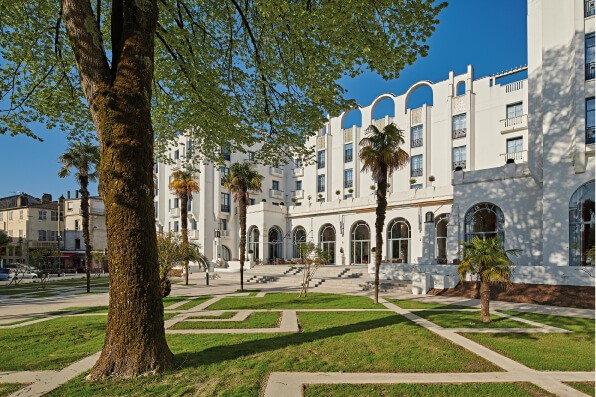 VB021657_mediumAG hotel-le-splendid